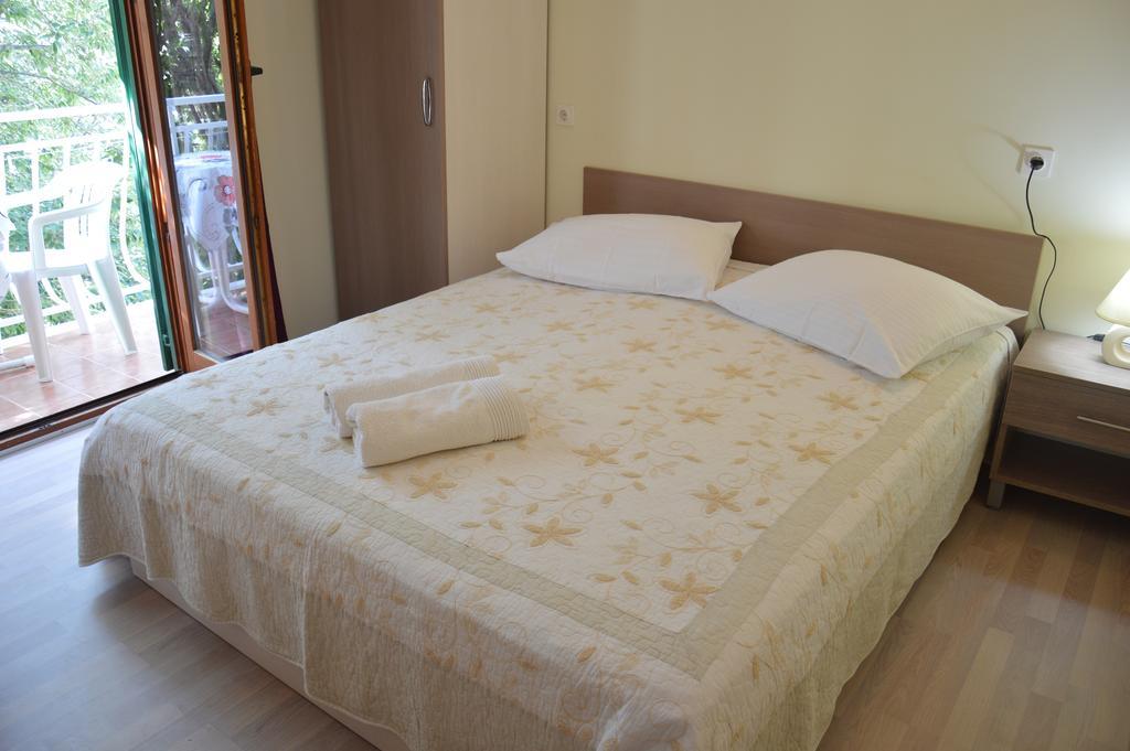 Apartmani Roko Drvenik  Exterior photo